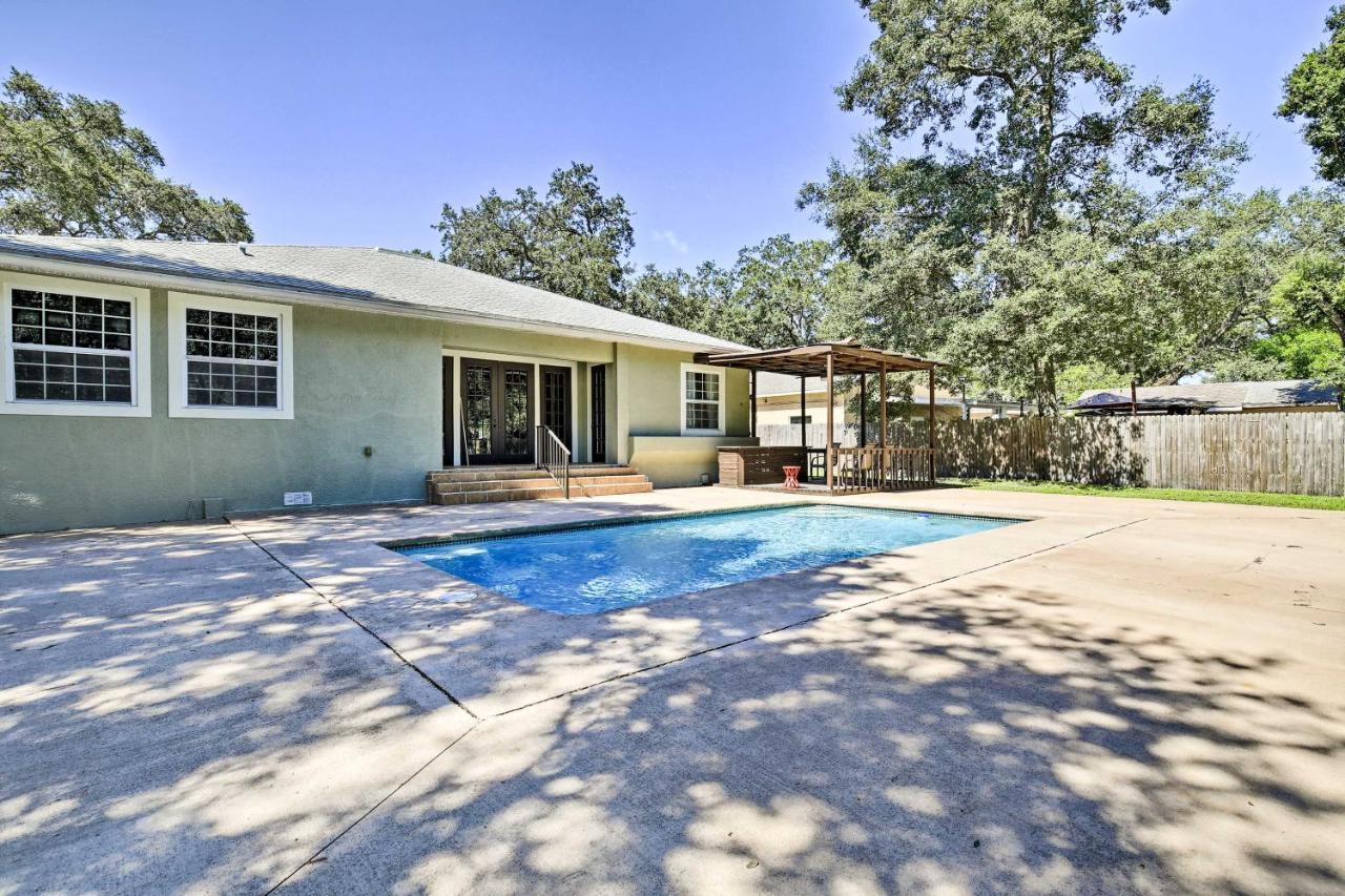 Tampa Oasis With Pool About 7 Mi To Busch Gardens! Villa Exteriör bild